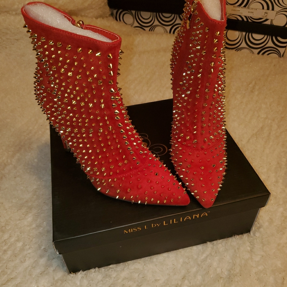 Women boots/ sold